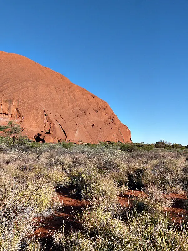 Hiking around Uluru in the Australian Outback on a 3 day Uluru tour