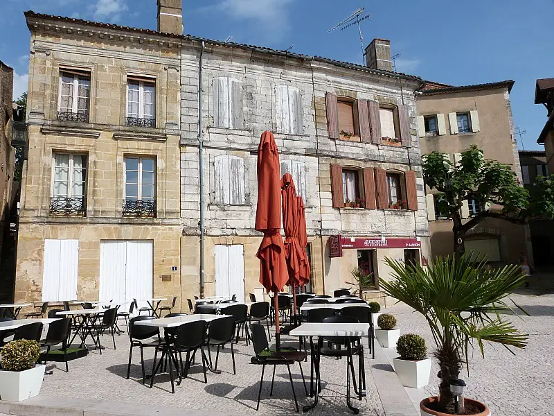 Exploring Bergerac -one of the most beautiful towns in Dordogne