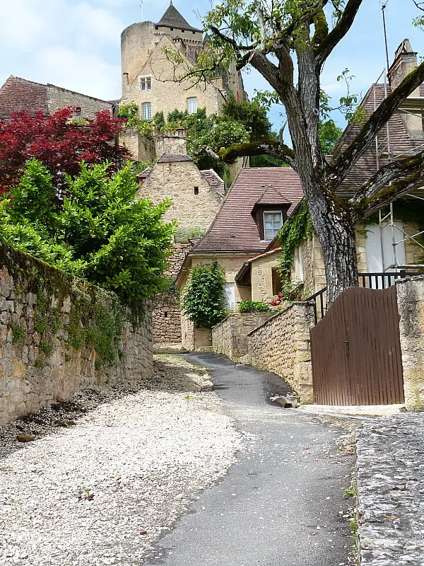 Exploring Castelnaud - one of the best towns in Dordogne