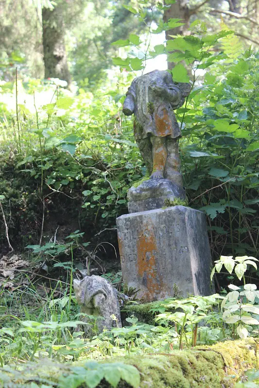 Headless angel at Sitka Russian Cemetery