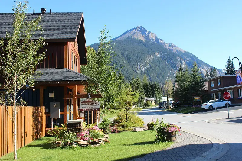 Fireweed Hostel in Field BC