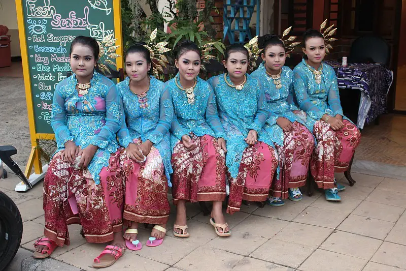 Costumed girls on Koh Lanta for Loy Krathong