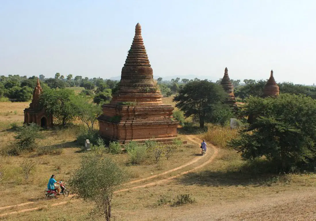 Riding-back-roads-in-central-plains-of-Bagan
