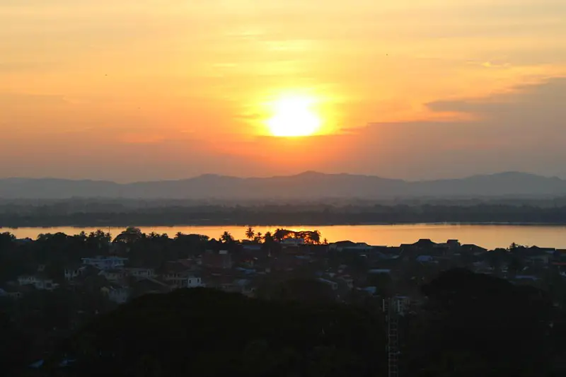 Sunset at Kyaikthanlan Paya in Mawlamyine