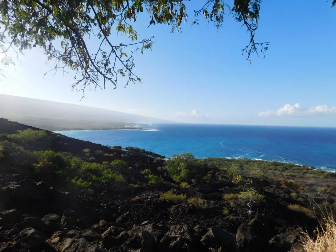 View over Kealakekua Bay - a must do for your Hawaii Big Island Itinerary