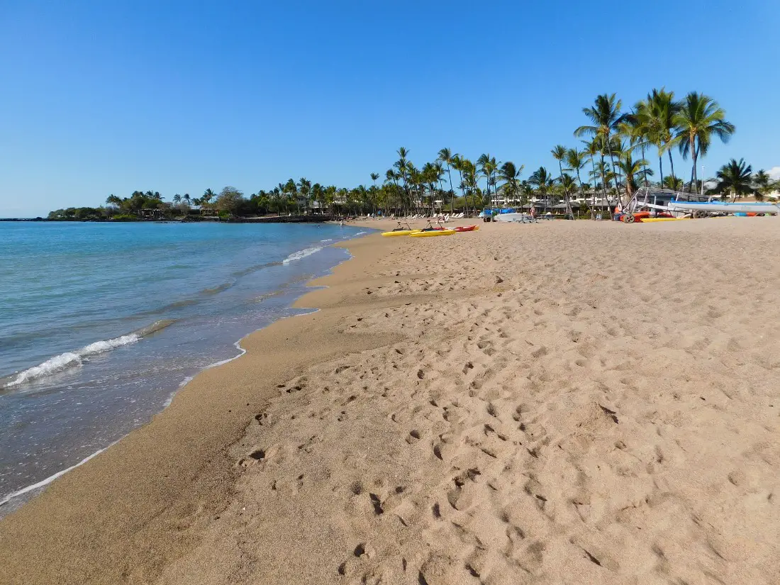 A-Bay is one of the most beautiful beaches in Hawaii and a must for your Hawaii Itinerary