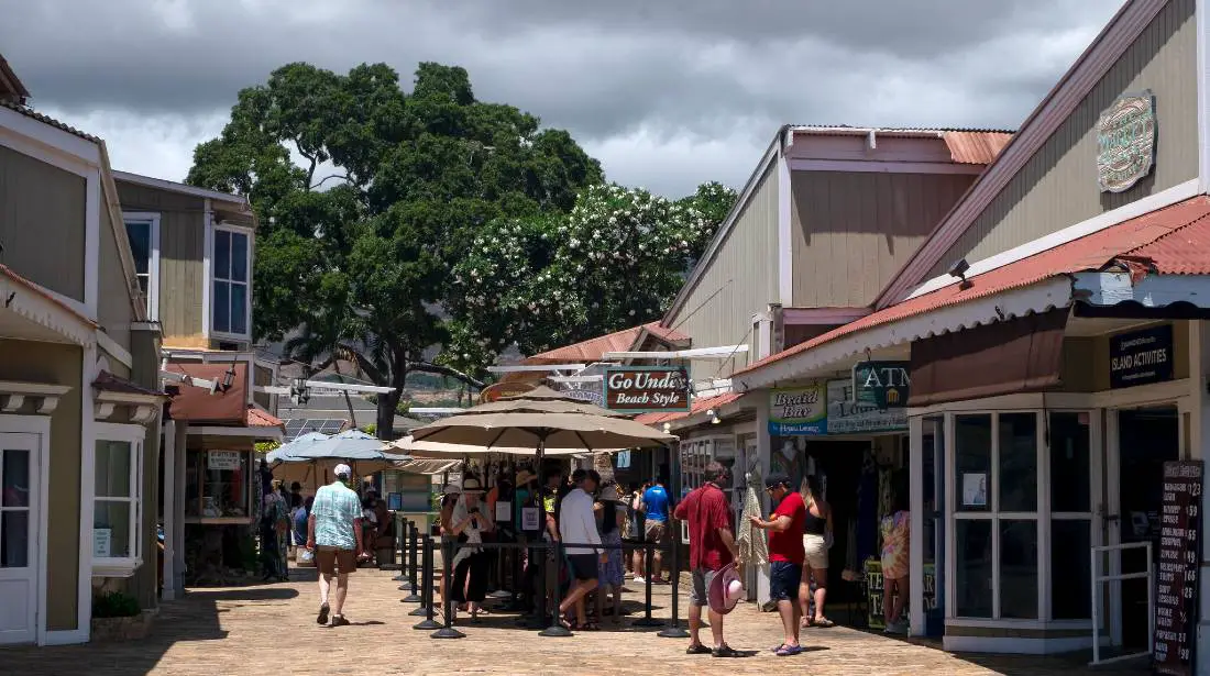 Check out the shops in Lahaina during your 7 days in Maui