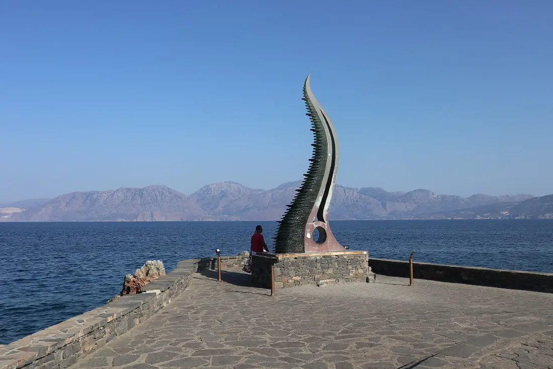 Agios Nikolaos sculpture