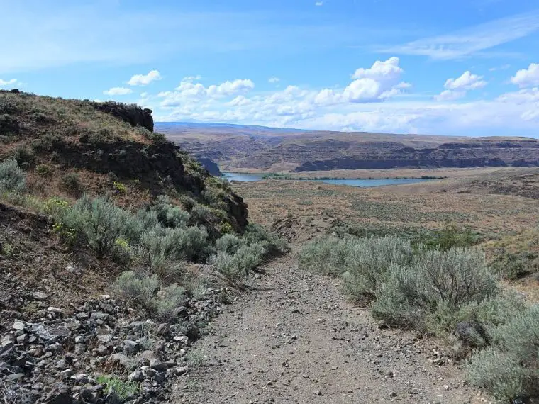 Hiking to the river is one of the best things to do near the Gorge Amphitheater